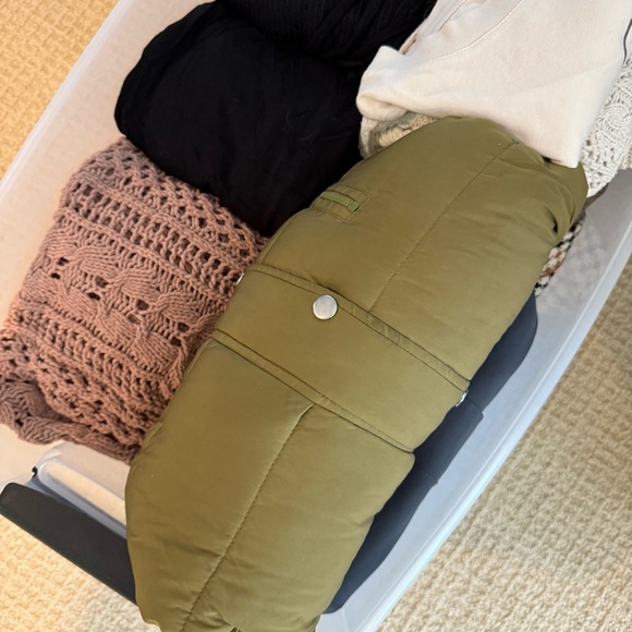 Urban Outfitters Army Green Puffer Coat - Picture 9 of 9